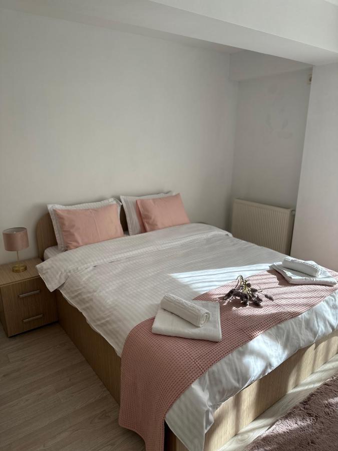 Fly Airport Residences & Therme-Self Check-In オトペニ エクステリア 写真