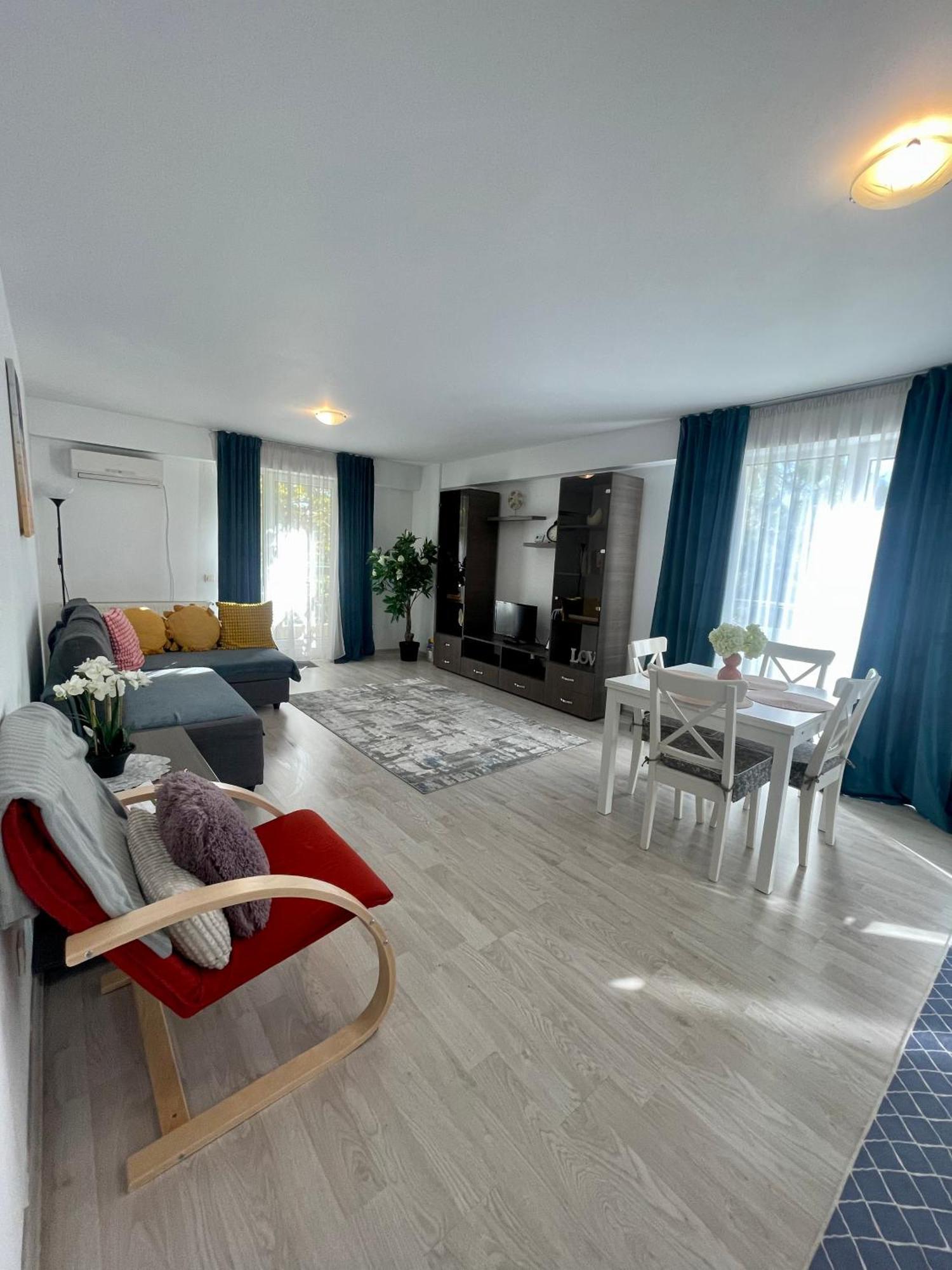 Fly Airport Residences & Therme-Self Check-In オトペニ エクステリア 写真