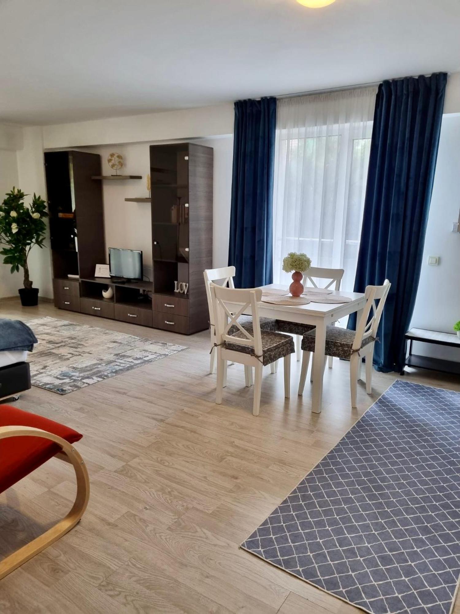 Fly Airport Residences & Therme-Self Check-In オトペニ エクステリア 写真